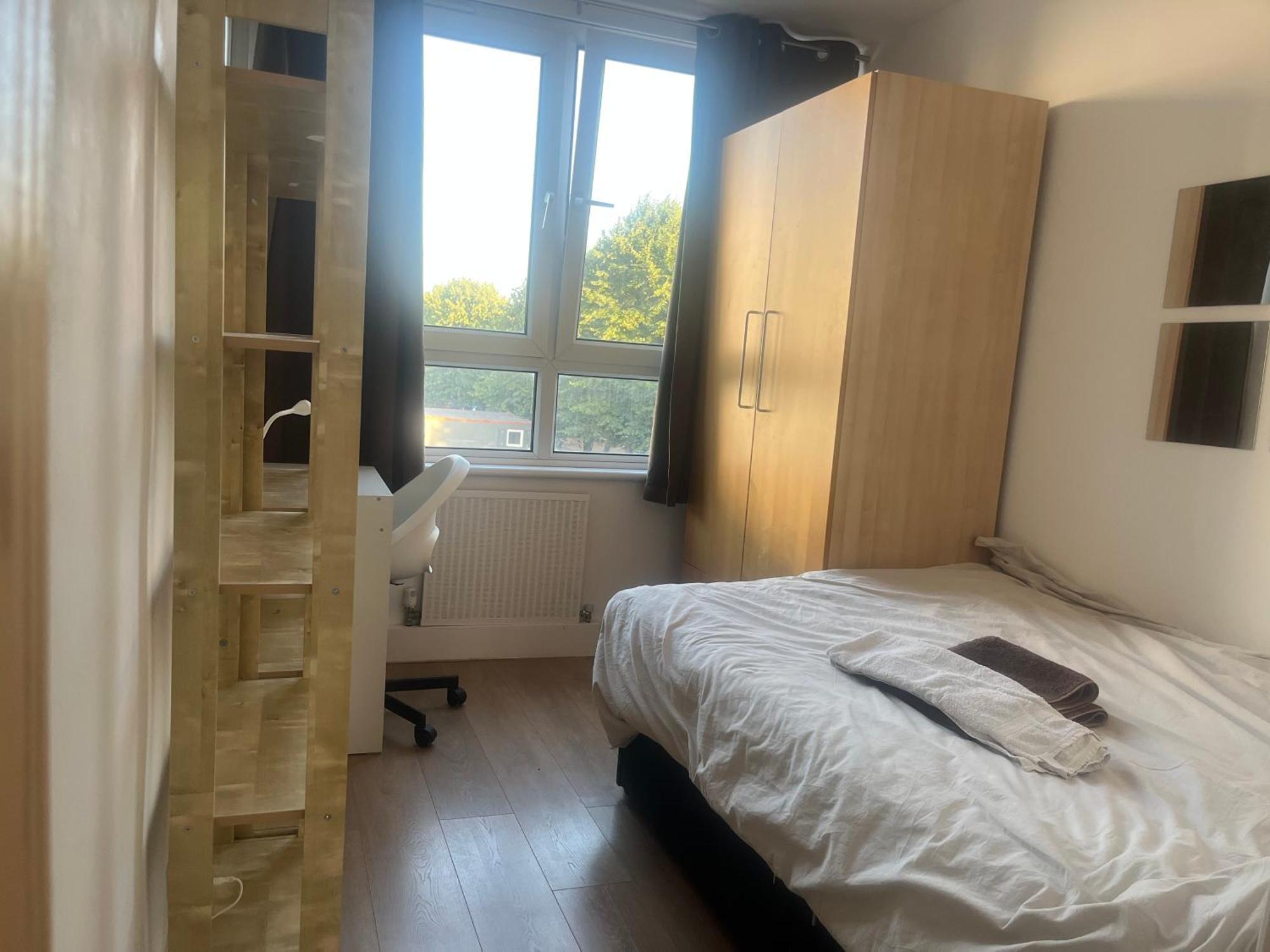 3 Double Bedrooms *