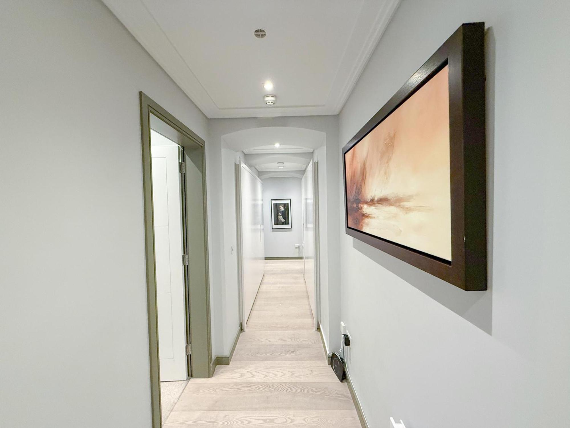 Apartment Luxurious 3-bedroom & 3-bathroom Flat With Private Patio & Indoor Fireplace In Mayfair *