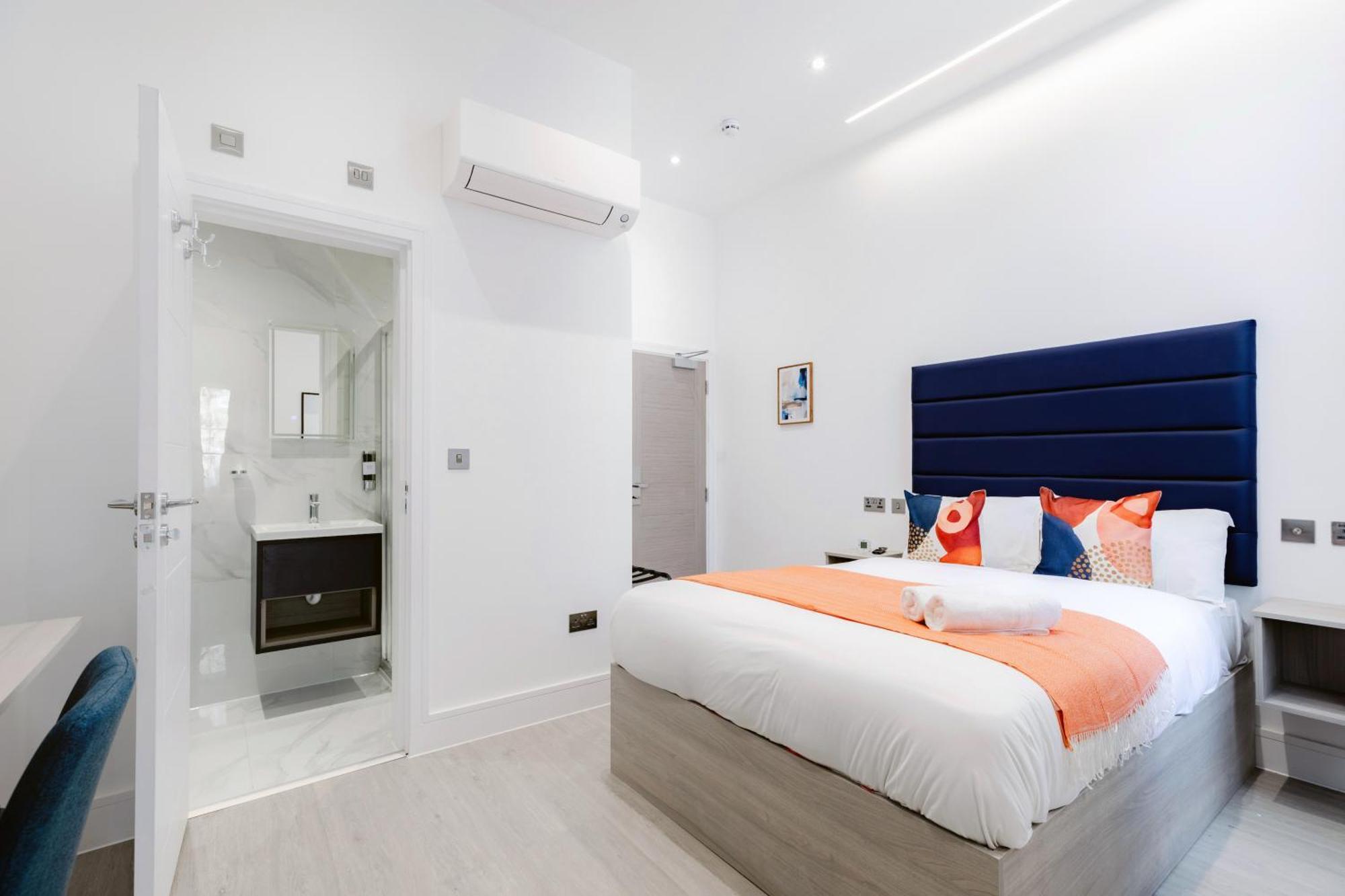 Upper Berkeley 3* London