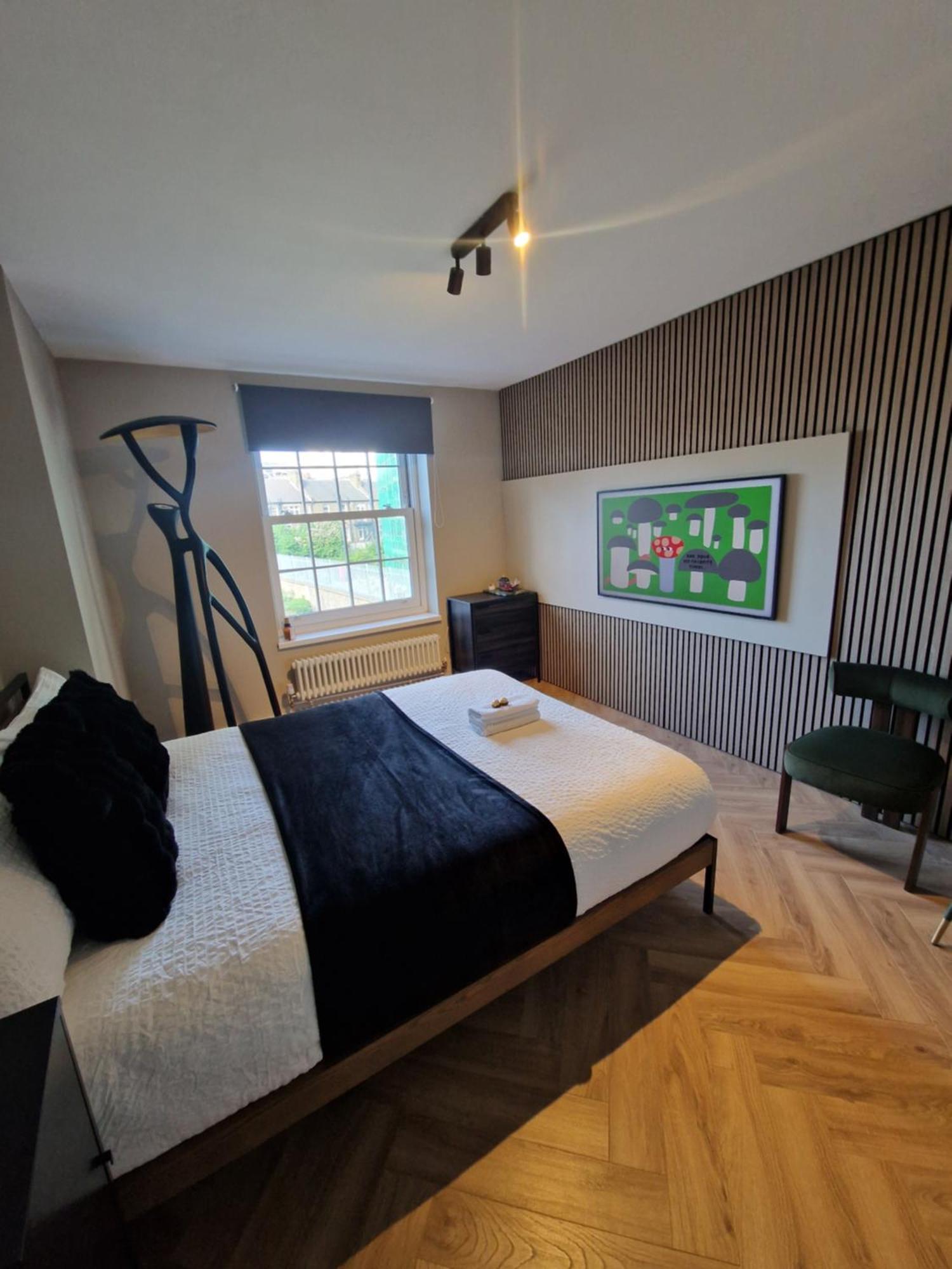 Stylish Bedroom Zone 1 * London