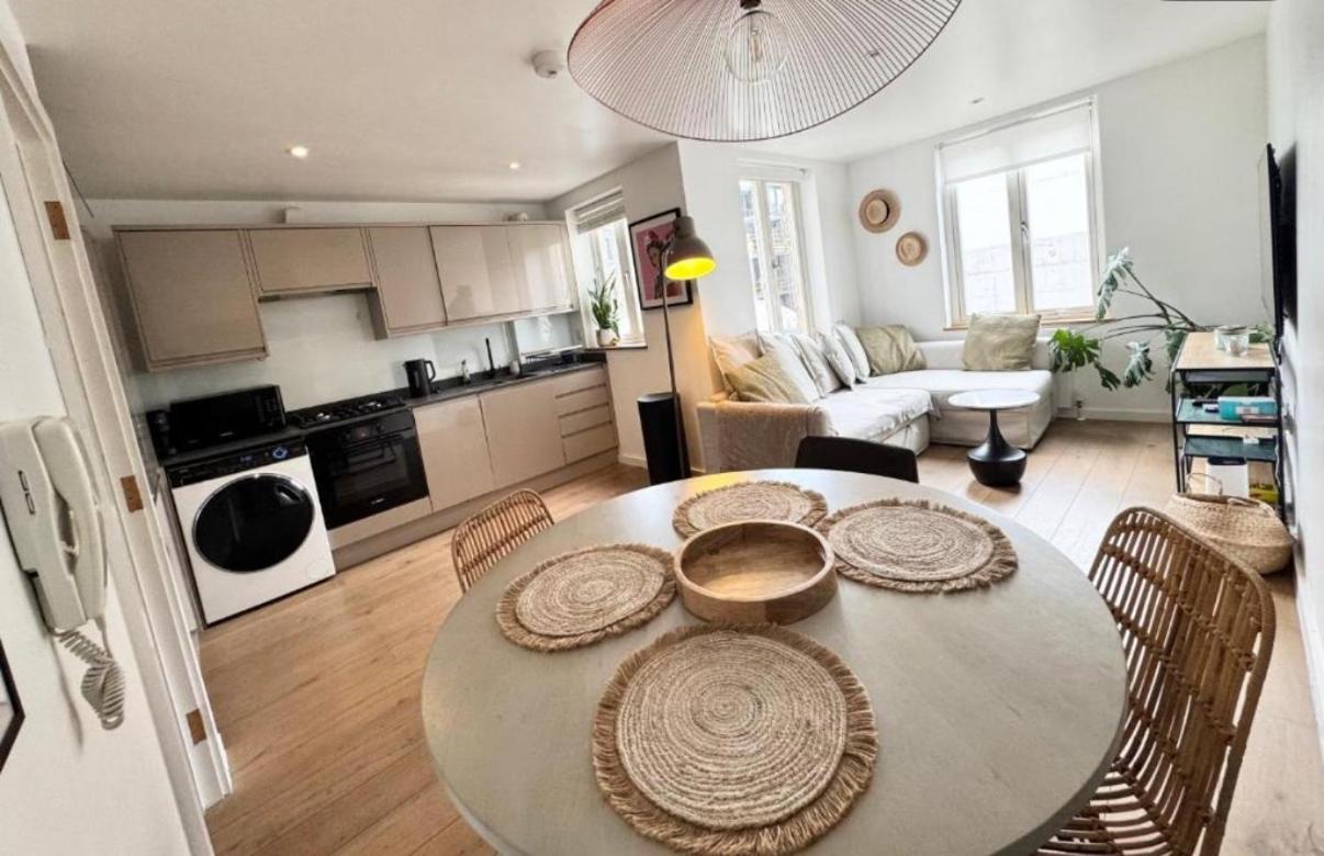 5 Min Walk To Oxford Street London
