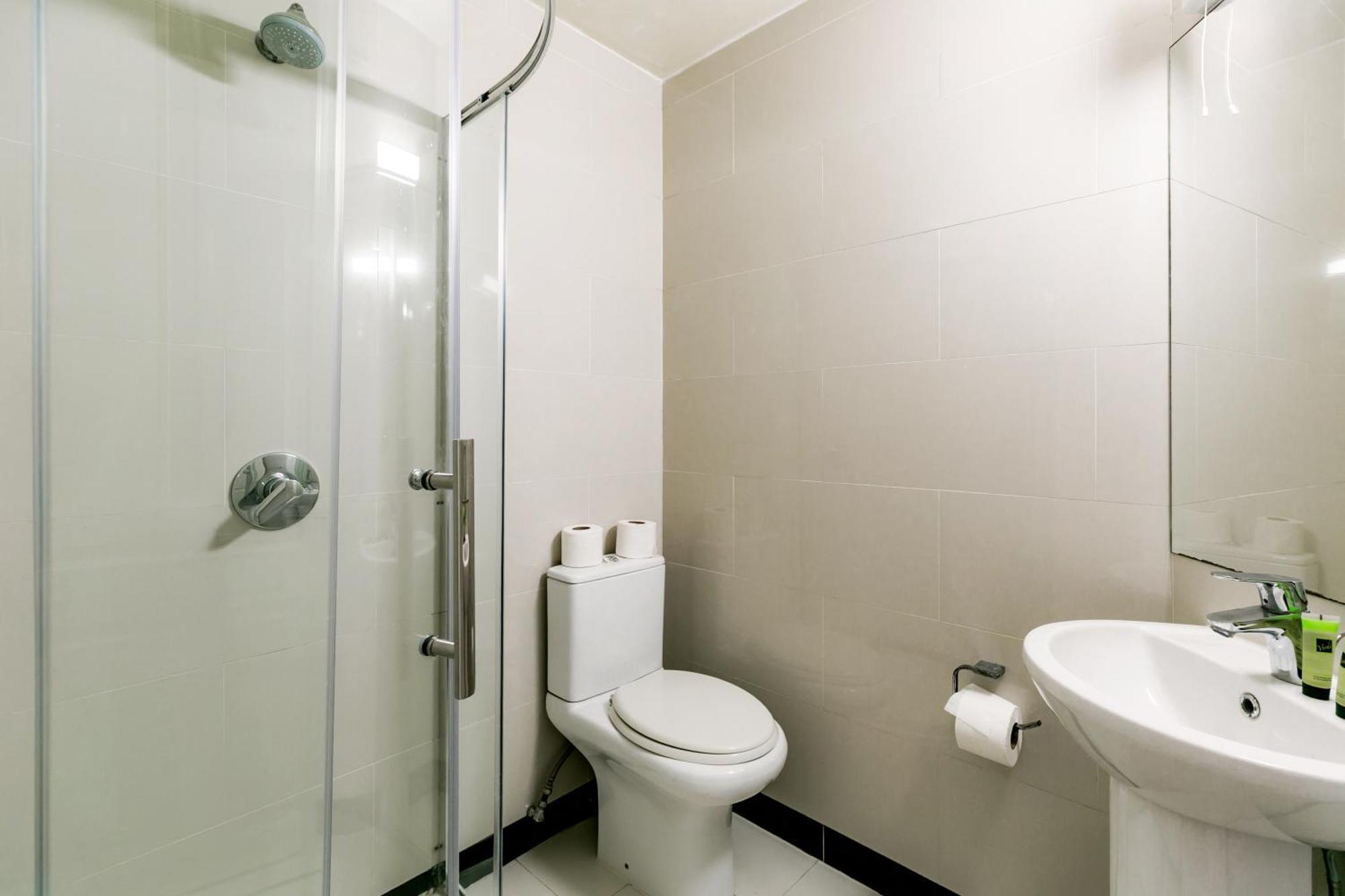 Mina Hotel 3* London