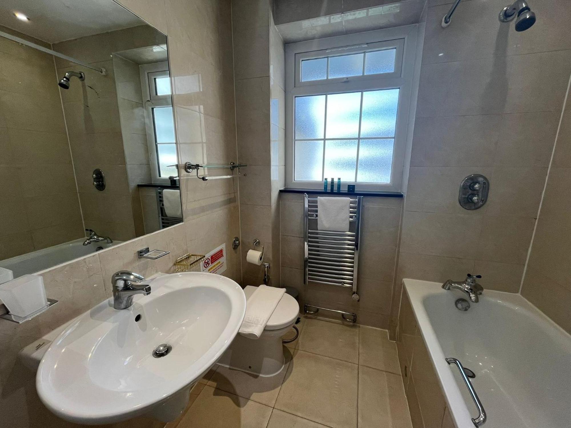 Bryanston Apartment *