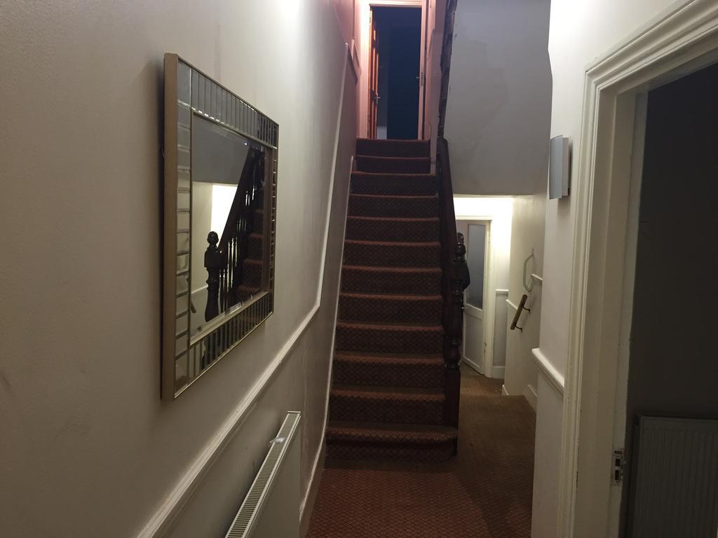 137 Upton Lane 2* Londres