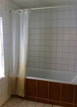 Daisy Guest house London