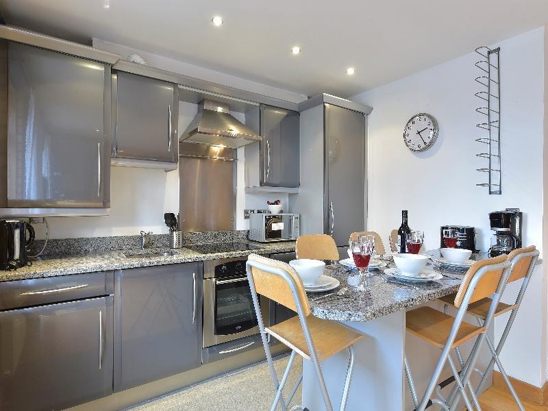 Apartamento Beautiful 4-bedroom Flat In Bridge/borough! Londres