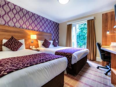 Continental Kensington Hotel