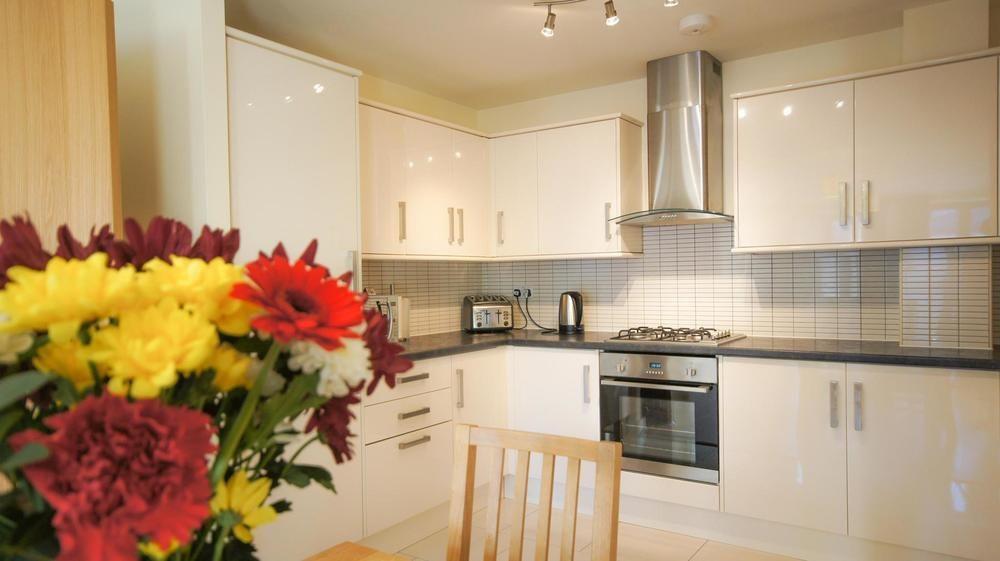 Crompton Court Apartment