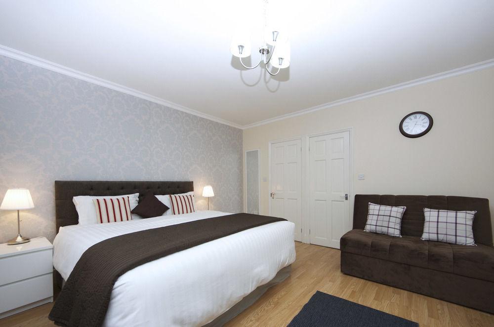 W14 Hotel *