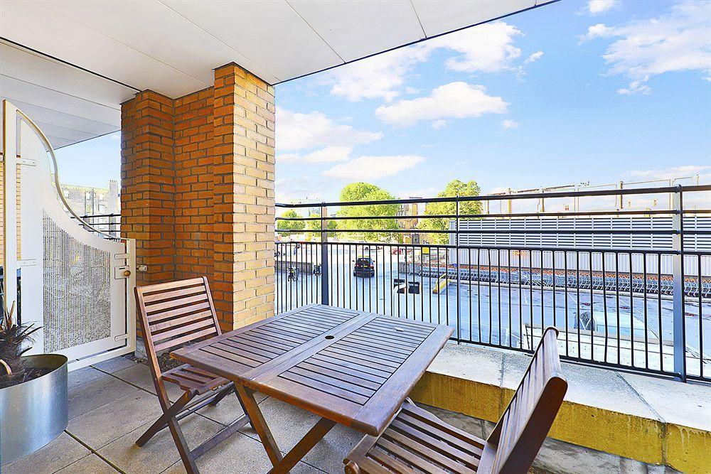 Apartment Point West London