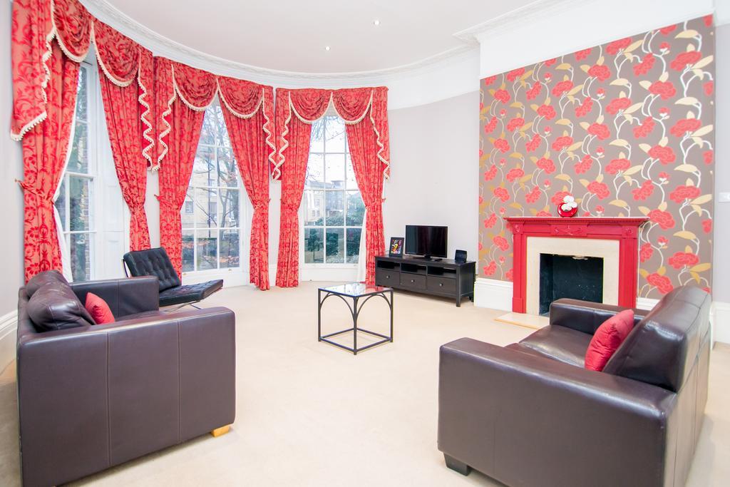 Bridge House Canary Wharf Apartment