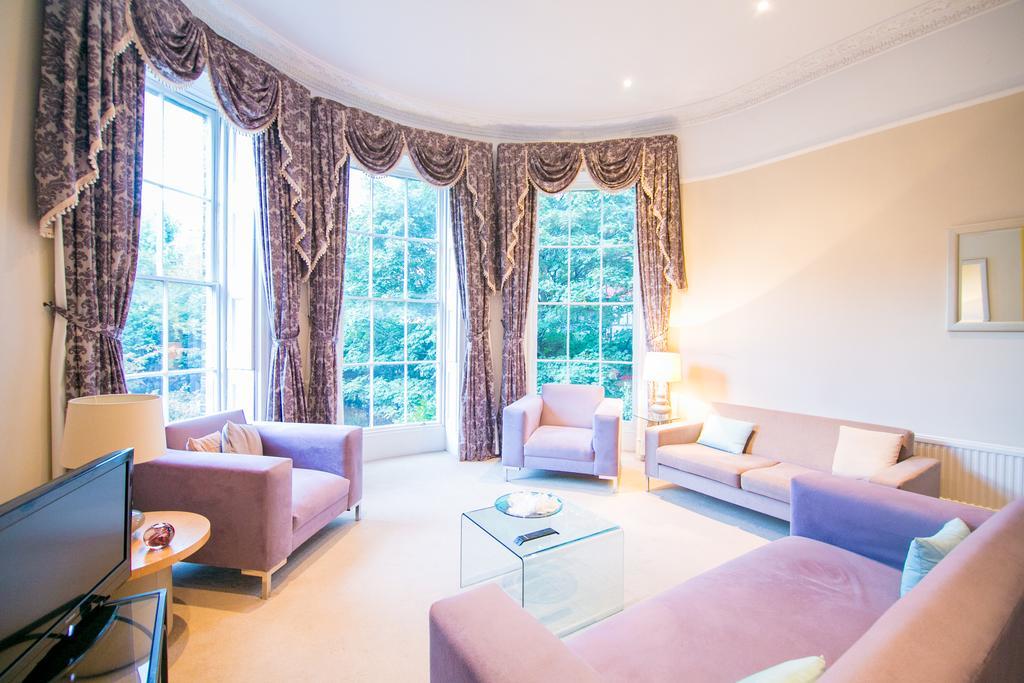 Bridge House Canary Wharf Apartment *