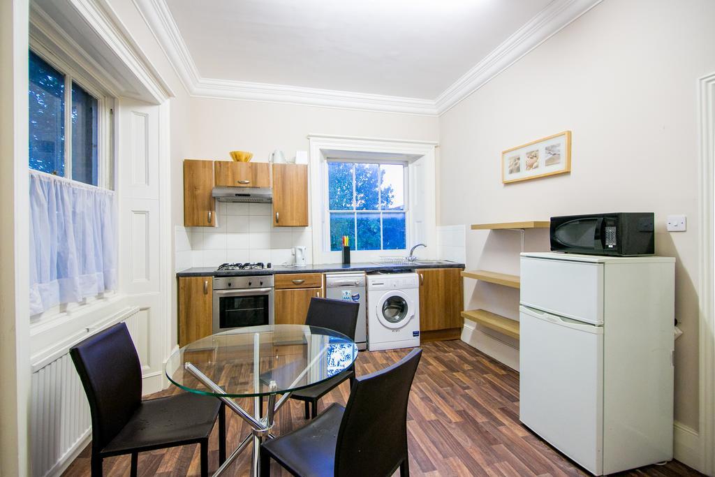 Bridge House Canary Wharf Apartment London