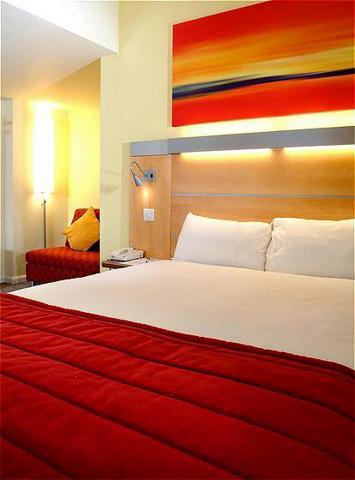 Express London-swiss Hotel