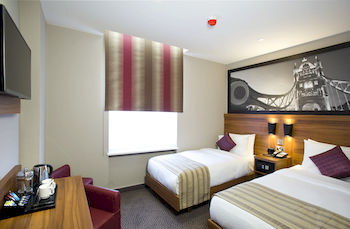 Hotel Court
