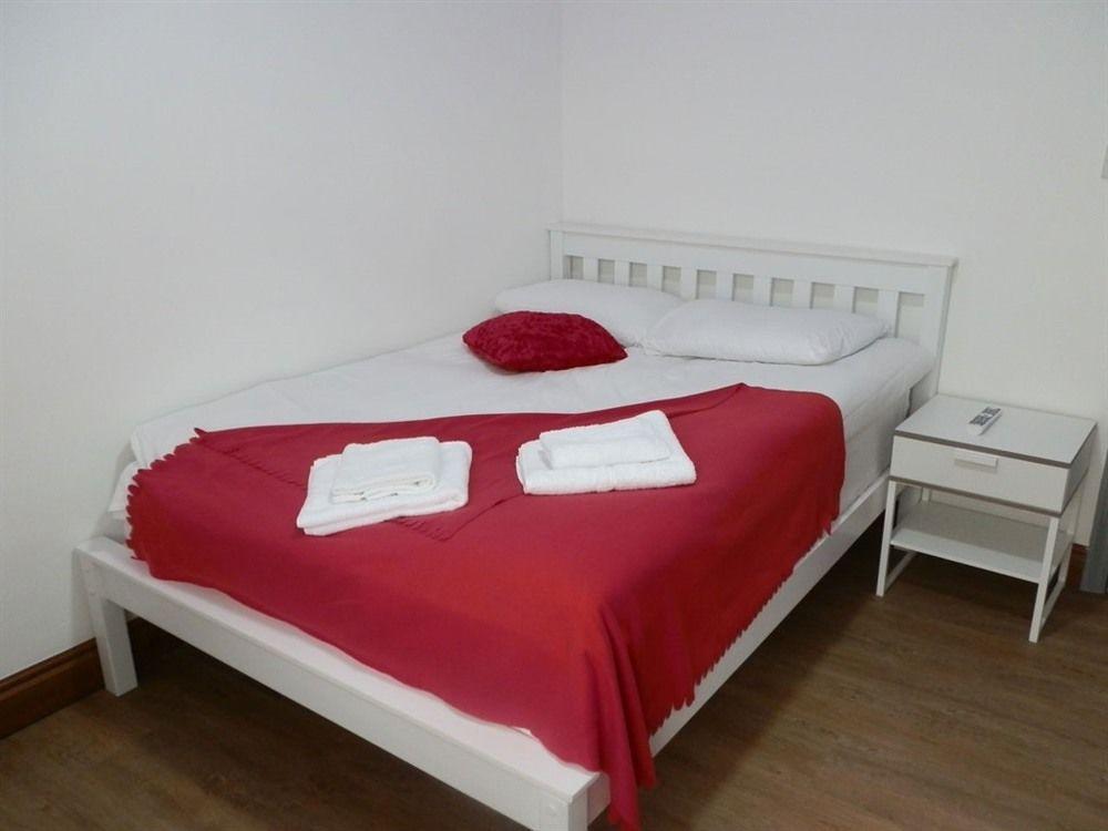 Green Suites Bed & Breakfast 4*