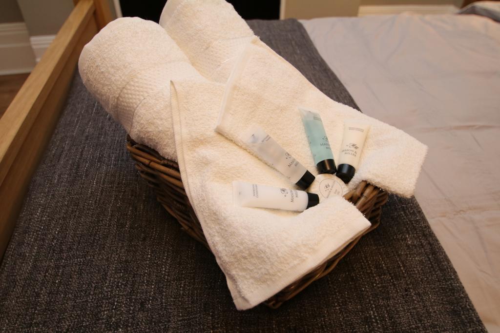 Gasthof New And Cosy Sidney Square London