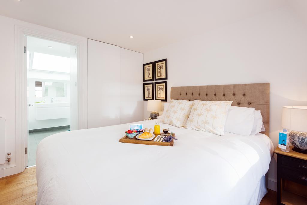Apartment The Lillie Road Residence