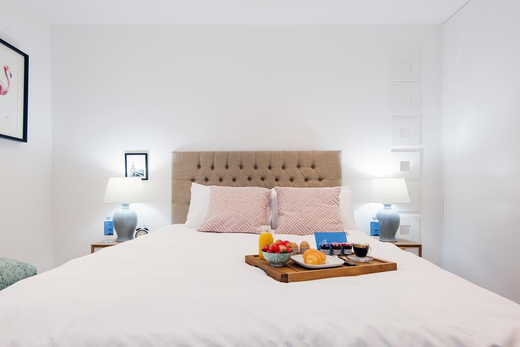 The Lillie Road Residence