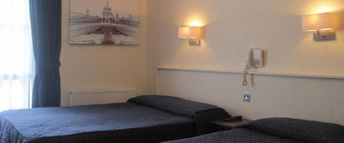 Hotel Aaraya Sussex Gardens 3*
