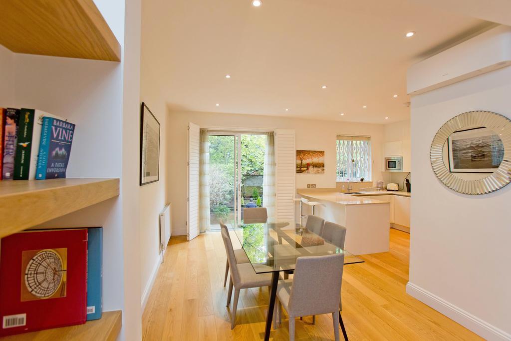 Porchester Terrace Apartment *