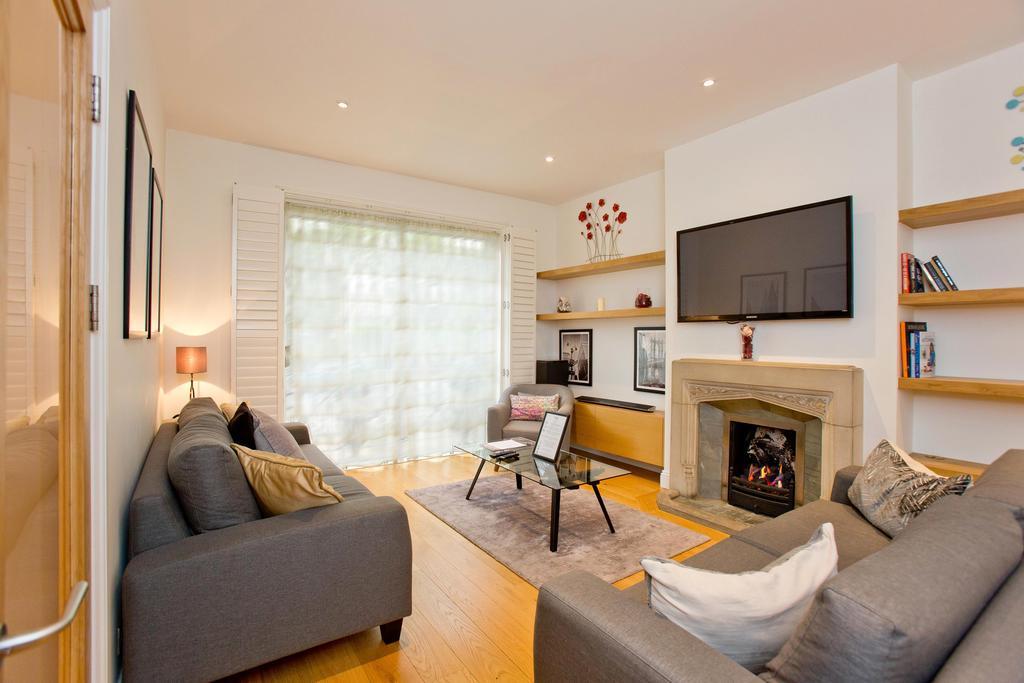 Porchester Terrace Apartment *