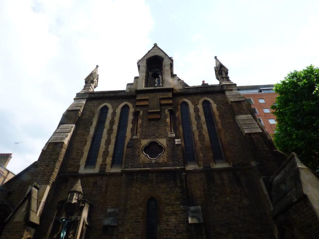 Apartment Clare Court London