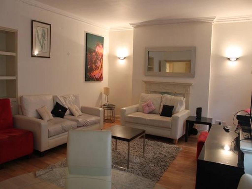 Apartment 17 Brooks Mews Apartments London