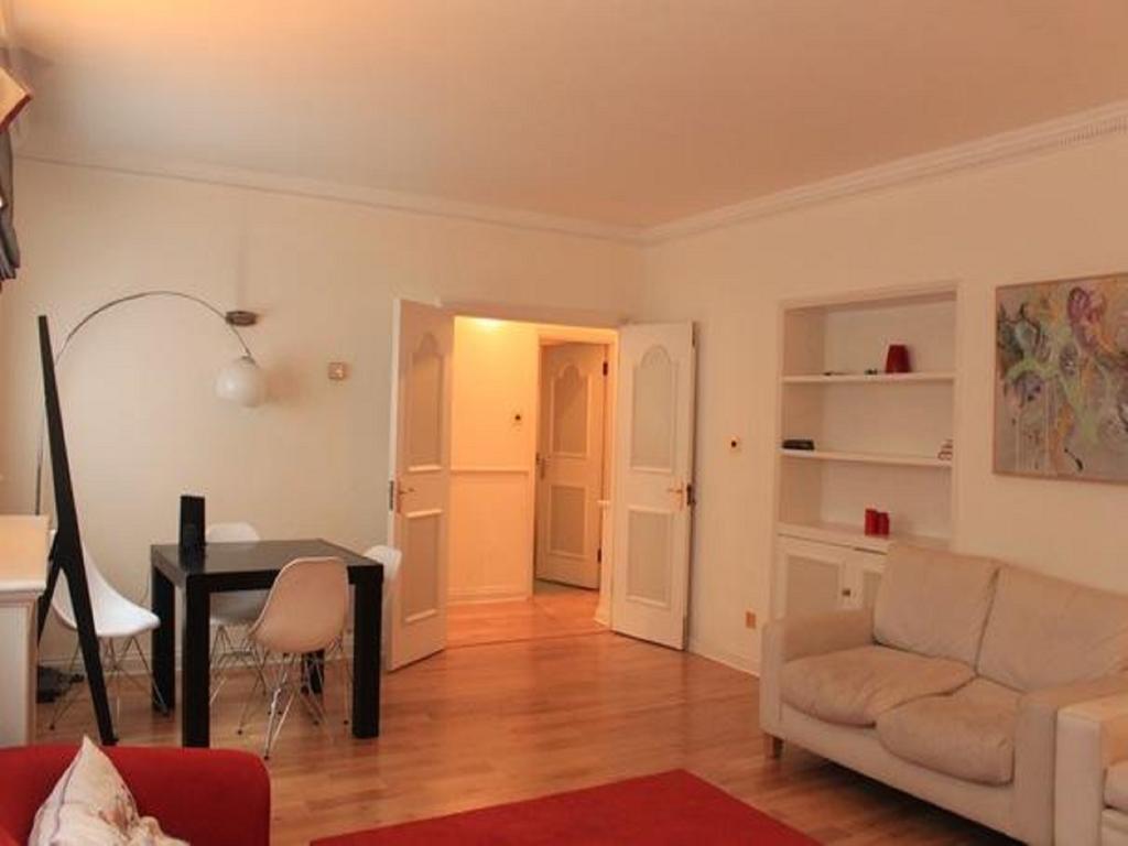 17 Brooks Mews Apartments * London