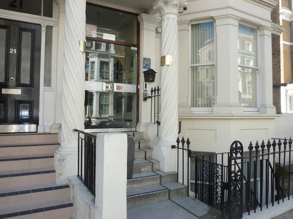 Manor Hotel 2*