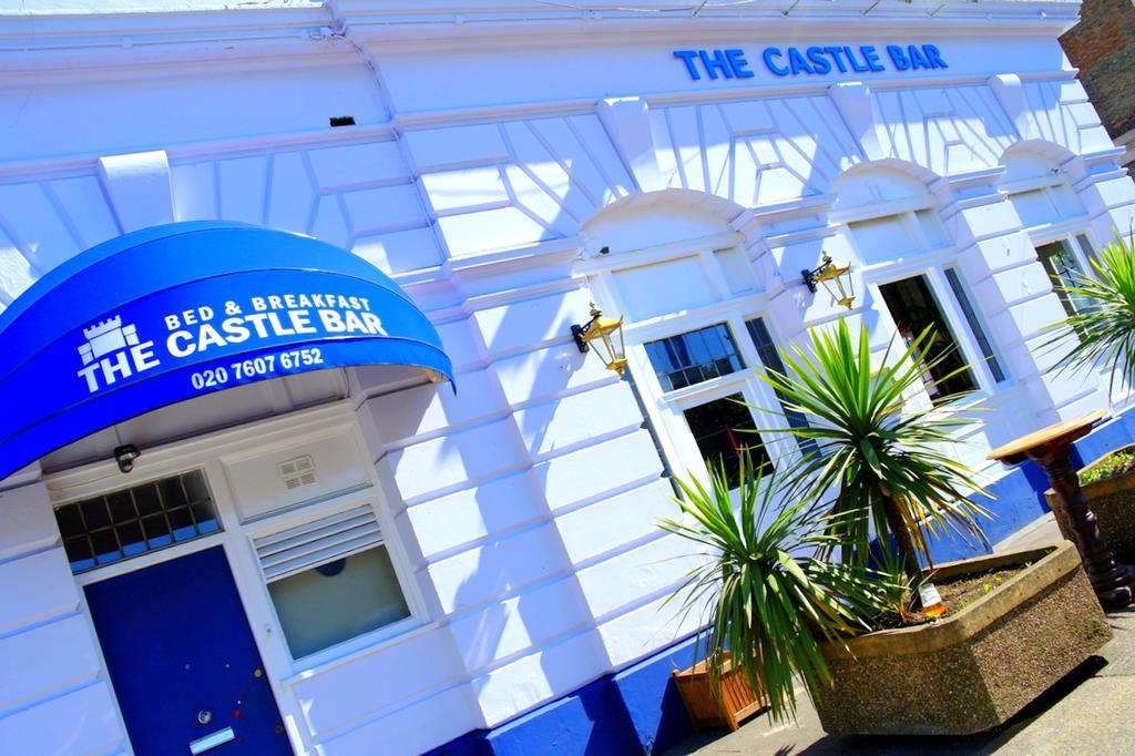 The Castle Bar Frühstückspension 2*
