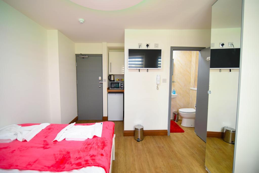 Green Suites Bed & Breakfast 4*