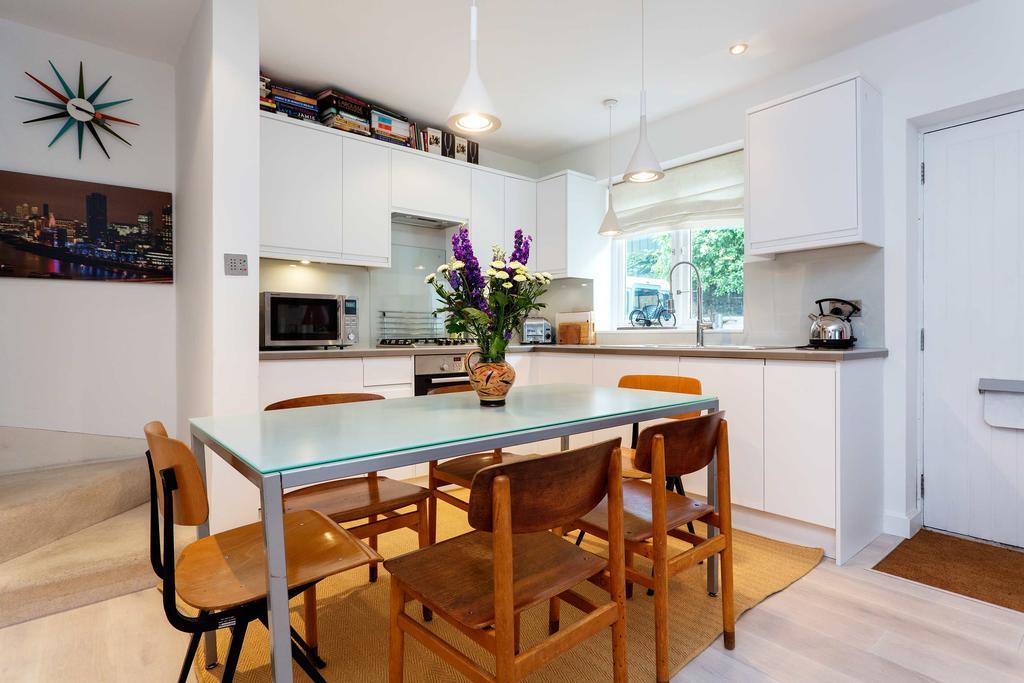 Veeve - Camden Mews Terrace