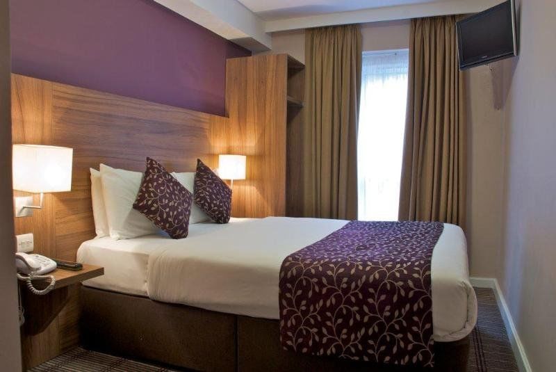 Continental Kensington Hotel 3*