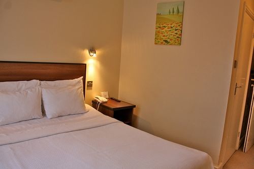 Hotel Elysee Hyde Park 3*