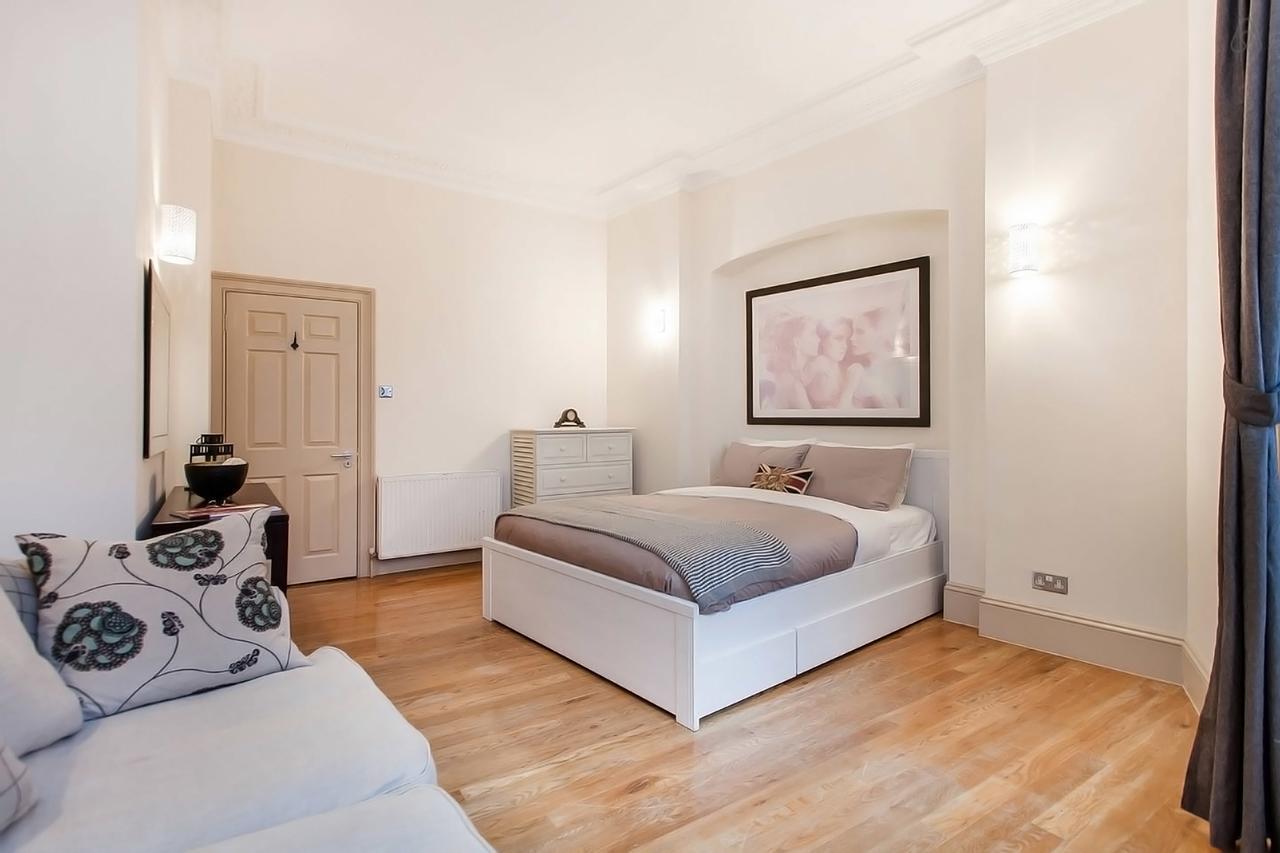 Trafalgar Square Apartment