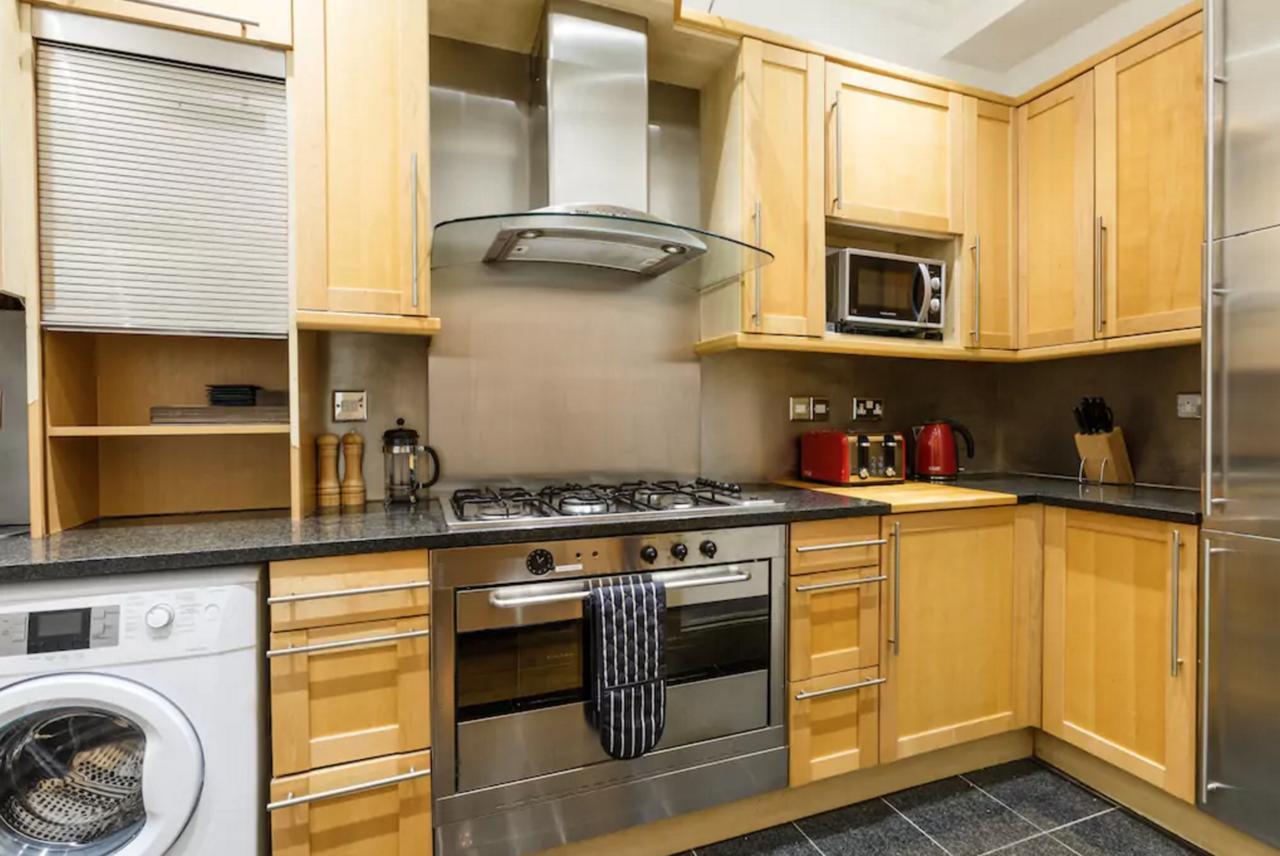Trafalgar Square Apartment