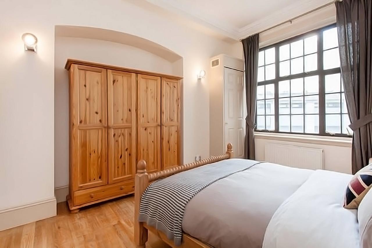 Apartment Trafalgar Square London