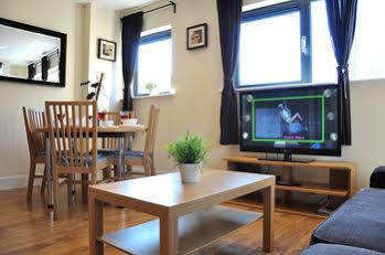 Apartamento Beautiful 4-bedroom Flat In Bridge/borough!
