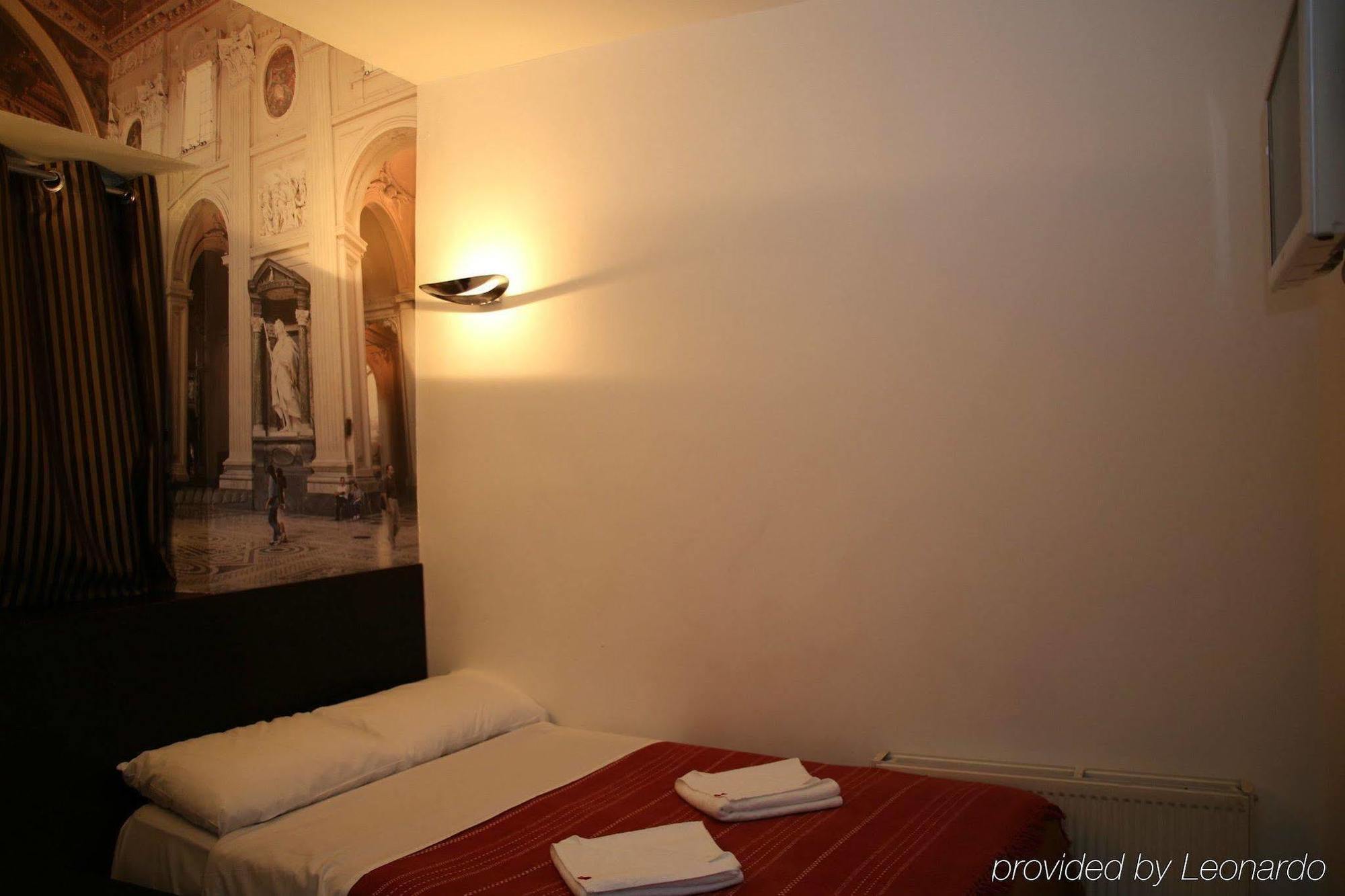 Hotel Exhibition Court 4