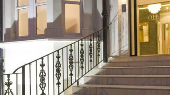 Queens Drive At Finsbury Park Hotel London
