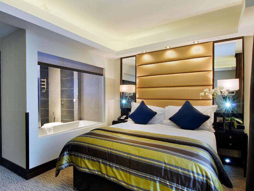Park Grand Mayfair Hotel