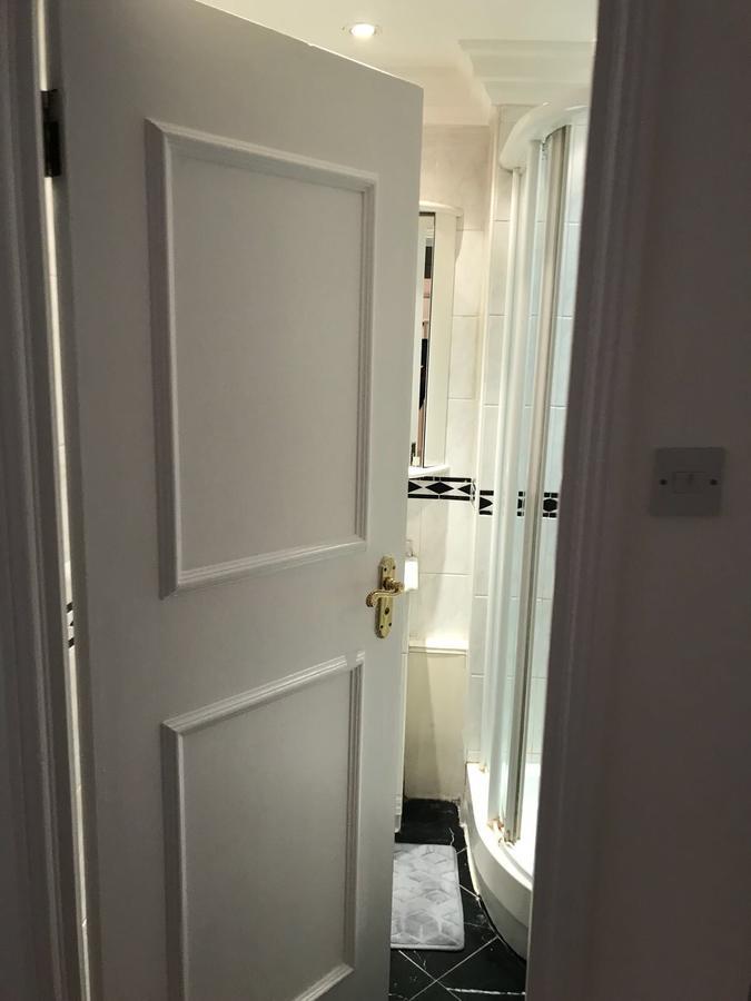 17 Brooks Mews Apartments Apartment