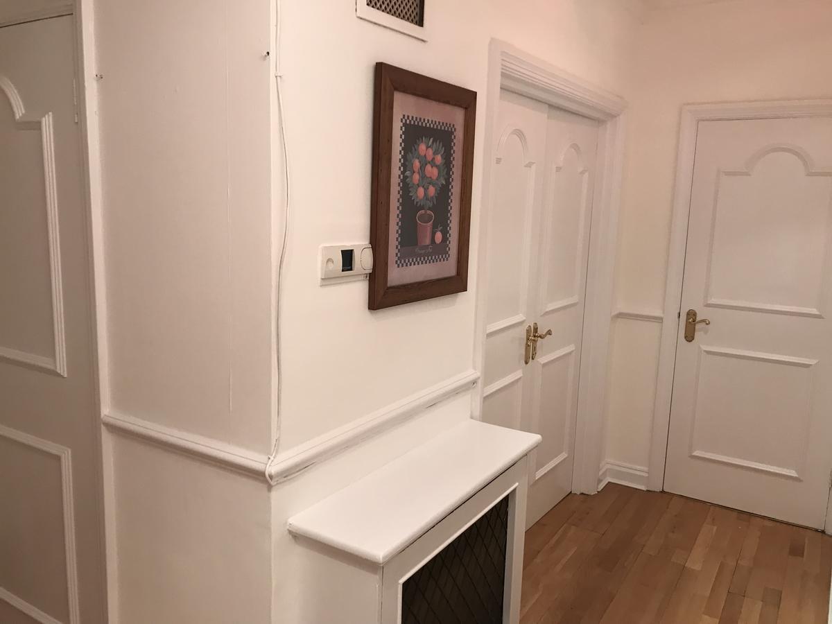 17 Brooks Mews Apartments Apartment