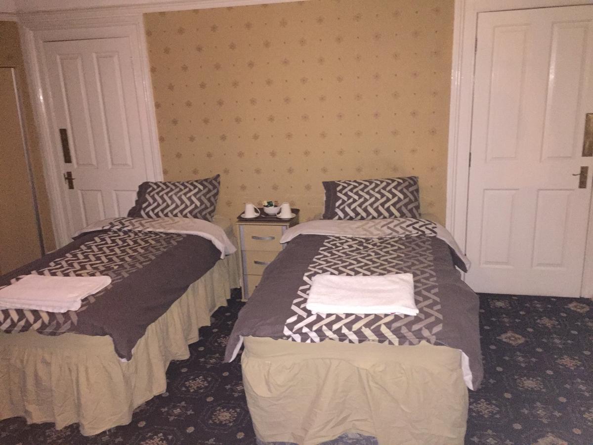 The White Hart Hotel *