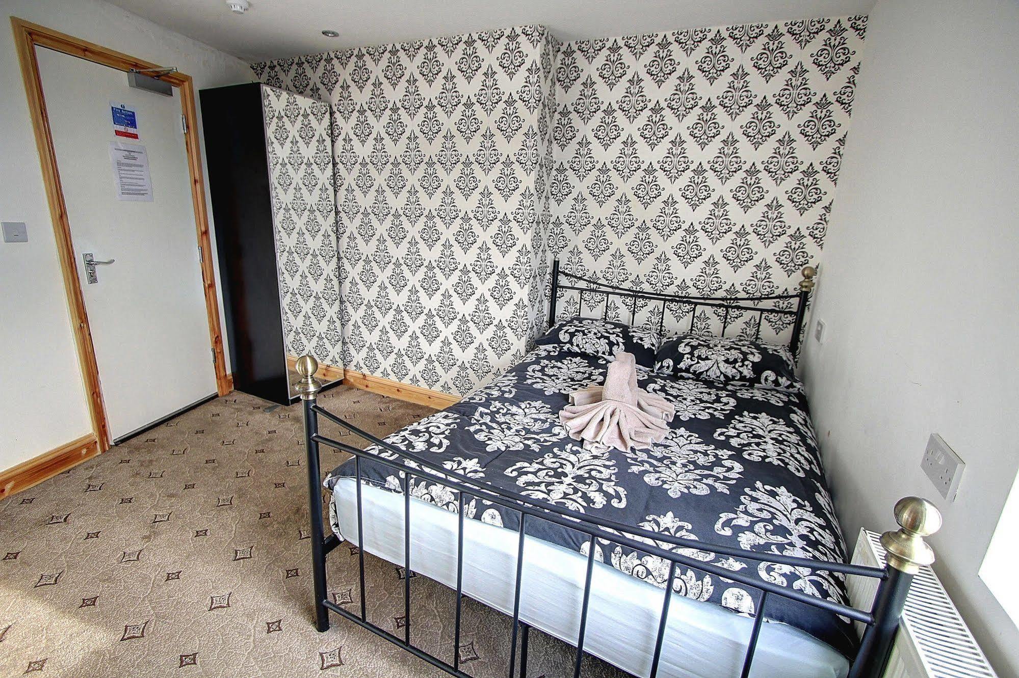 Beaconsfield 2* London