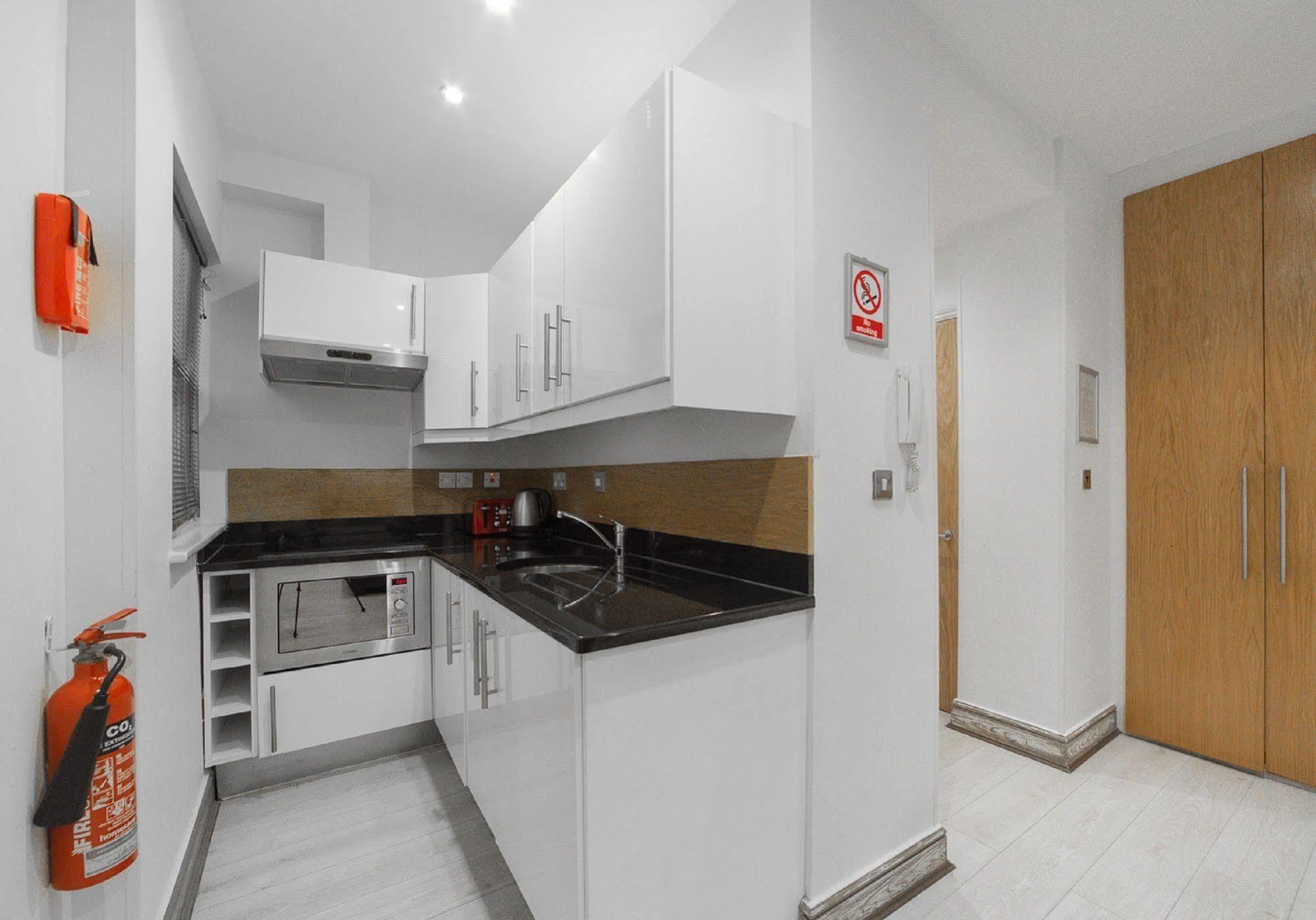 Hyde Park Superior Apartment