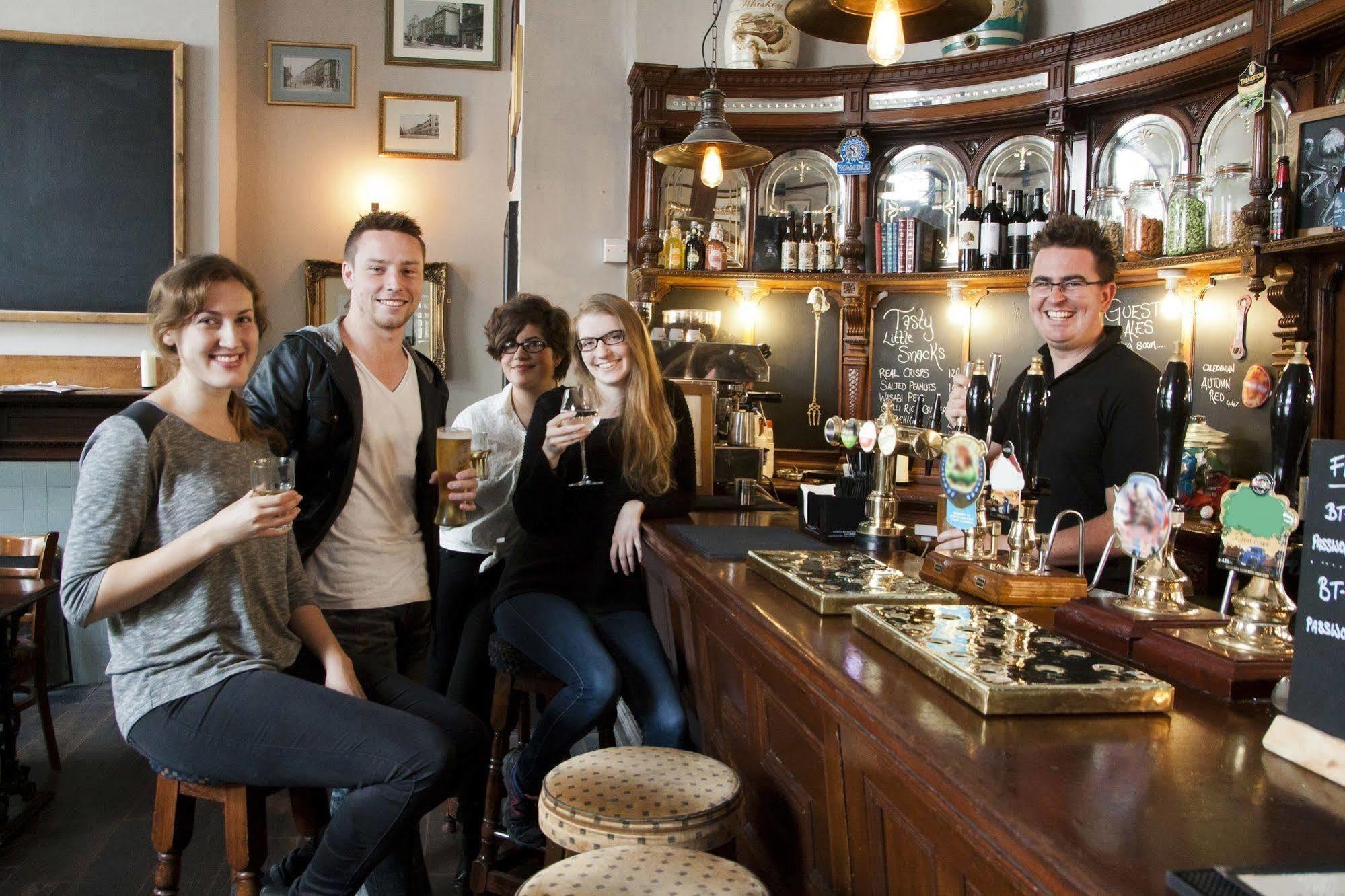 Publove @ The Steam Engine,waterloo Albergue Londres