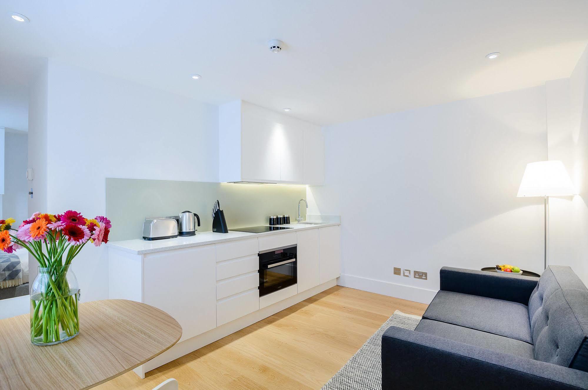 Native Fulham Apartment