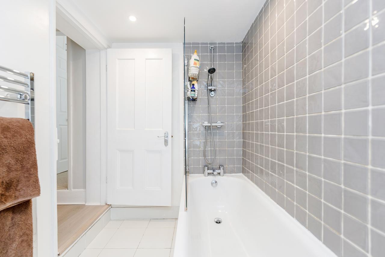 Wilton Road Apartment *